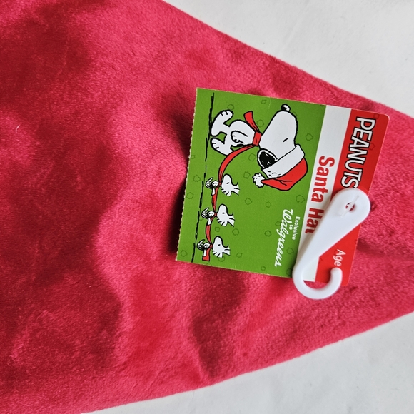 Charlie Brown Christmas Hat - Picture 2 of 7